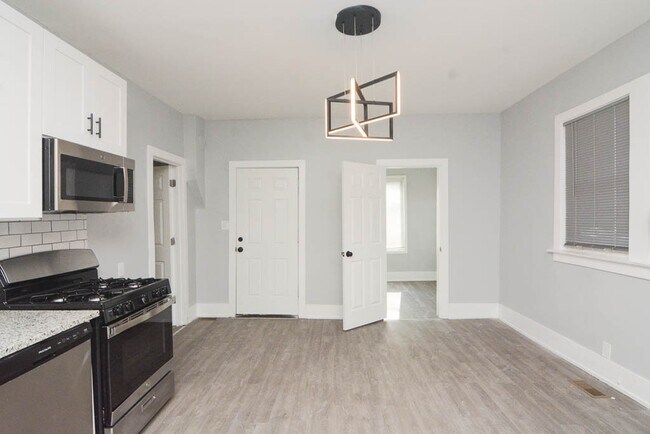Foto del edificio - 2659 W Homer St