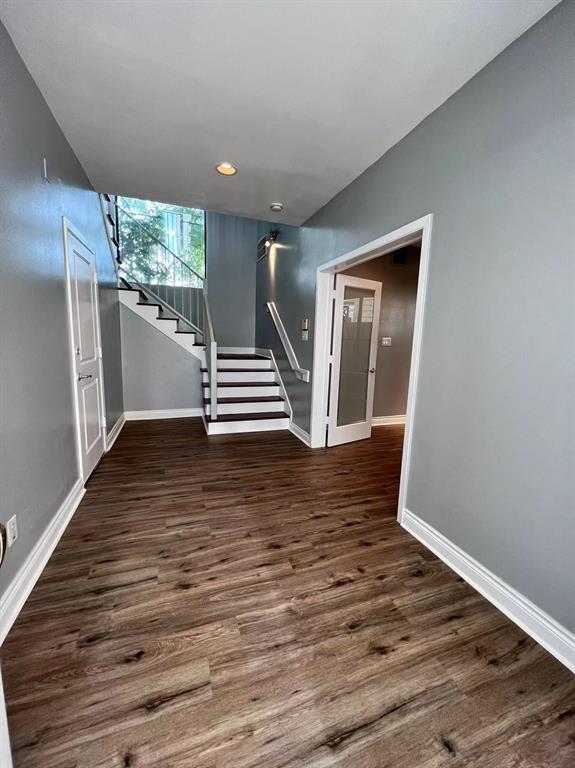 Building Photo - 904 Reinerman St