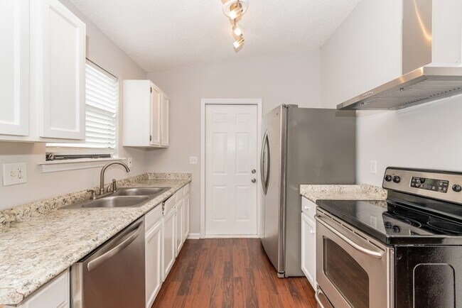 Building Photo - Charming 3-Bedroom in Middleburg