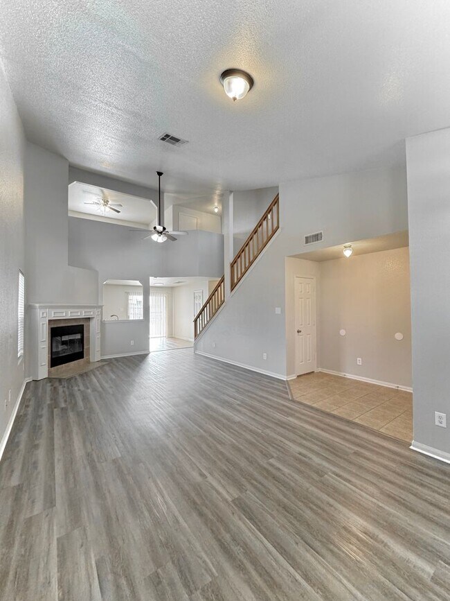 Foto del edificio - Desirable Highlands at Sagert Ranch Neighborhood!! Features 4 Bedrooms, 2.25 Bath, 2 Car Garage Home