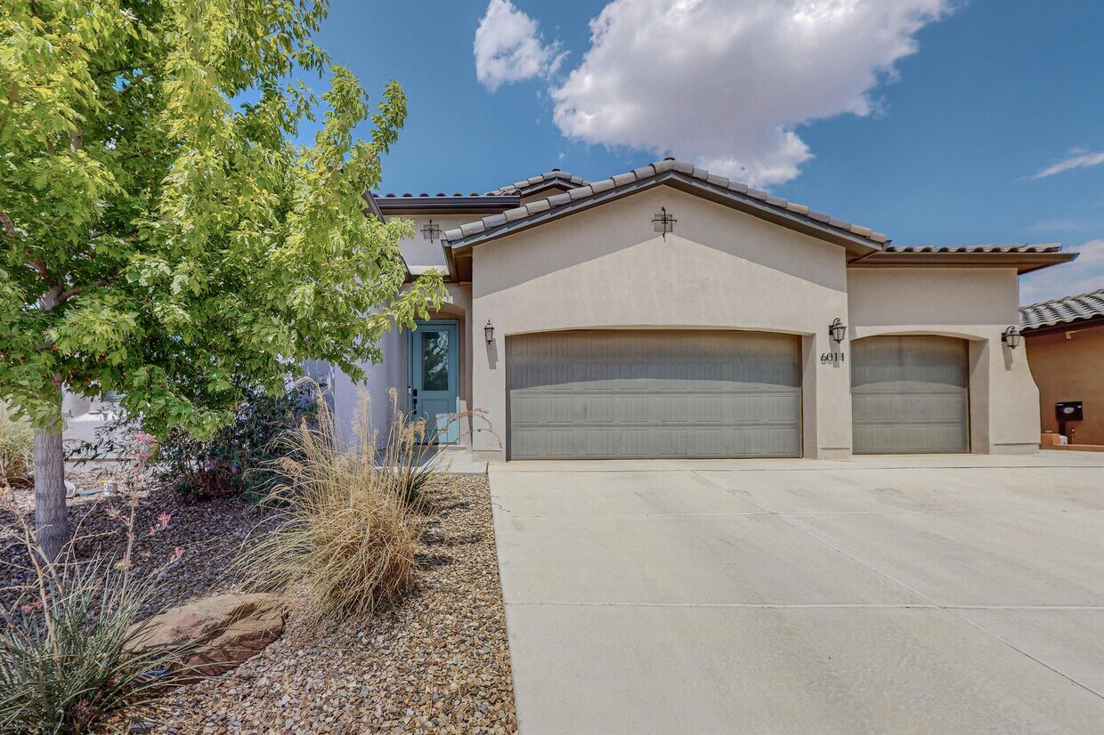 Foto principal - 6011 Buckthorn Ave NW