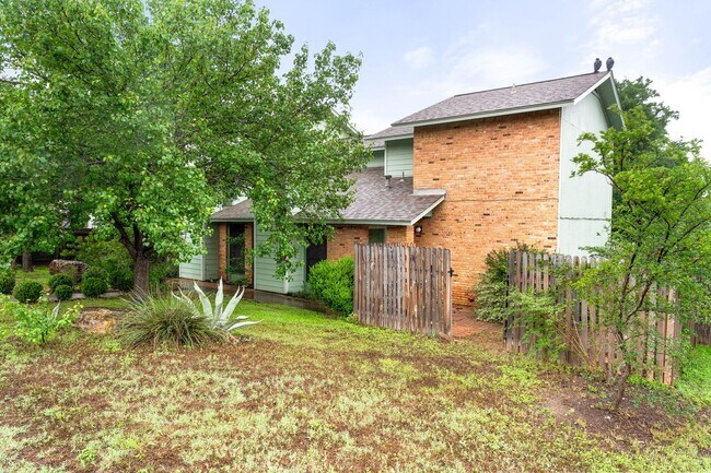 Building Photo - 3222 Tamarron Blvd