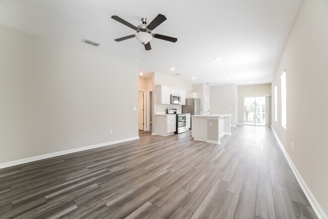 Building Photo - 2096 Harris Hawk Ave