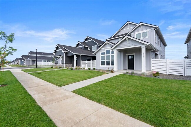 Foto del edificio - Spacious 4-Bedroom Home with Modern Comforts