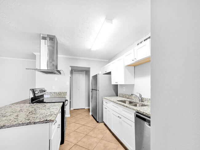 Building Photo - 918 Clark Trail