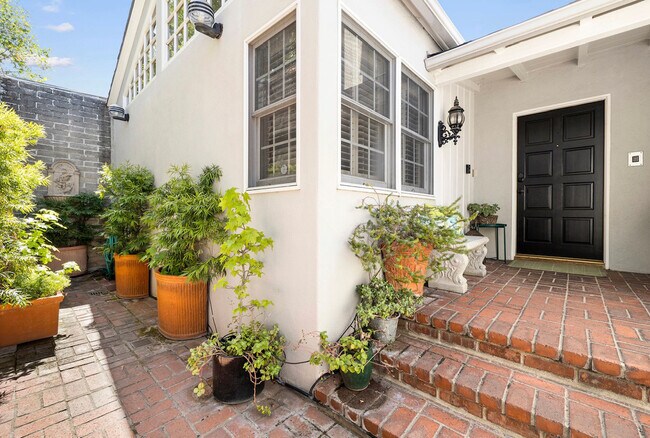 Foto del edificio - 11351 Waterford St