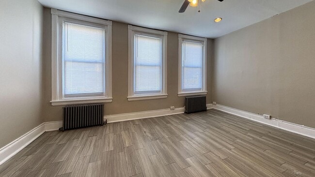 Foto del edificio - Bright & Practical 1BR/1BA on Lancaster Avenue