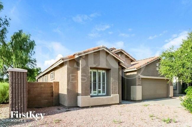 Building Photo - 15913 W Ventura St