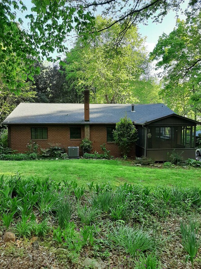 Foto del edificio - Ranch Home in Newton
