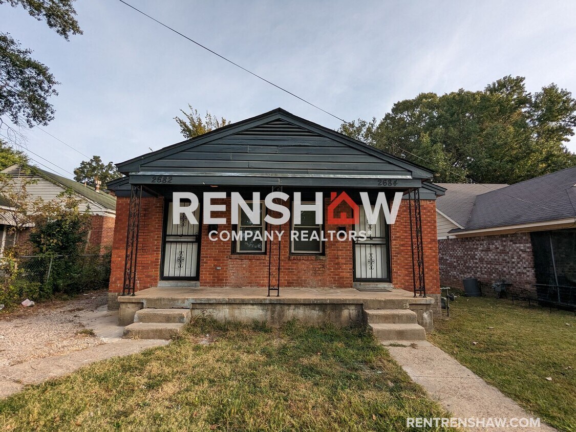 Primary Photo - Renovated 2 Bed / 1 Bath - Duplex - Move i...