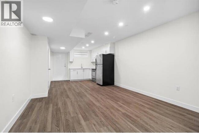 Building Photo - 10320 243 St