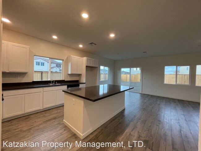 Building Photo - 5 br, 3 bath House - 10825 Kentledge St.