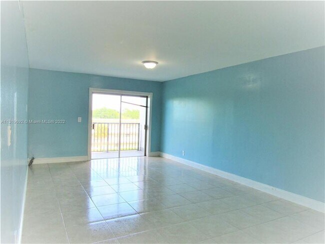 Foto del edificio - 7561 NW 16th St