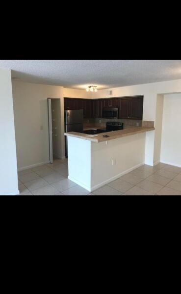 Foto del edificio - 1707 Village Blvd