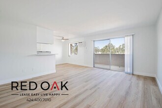 Building Photo - 821 N Wilcox Ave