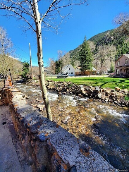 Foto principal - 708 Griffith St