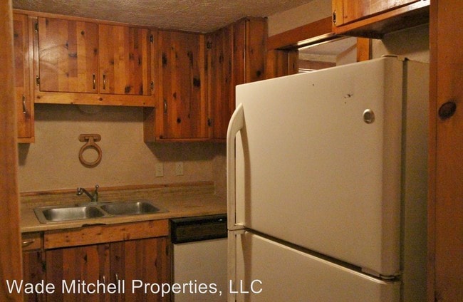 Building Photo - 103 S Florida St