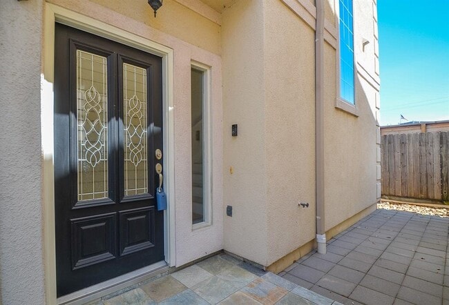 Building Photo - 5306 Nolda St