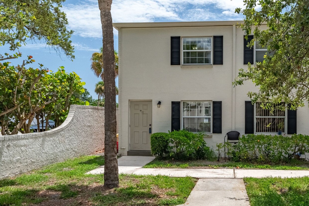 Primary Photo - Newly renovated End Unit Townhome!