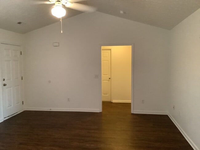 Building Photo - 9504 Huckabee Dr NE