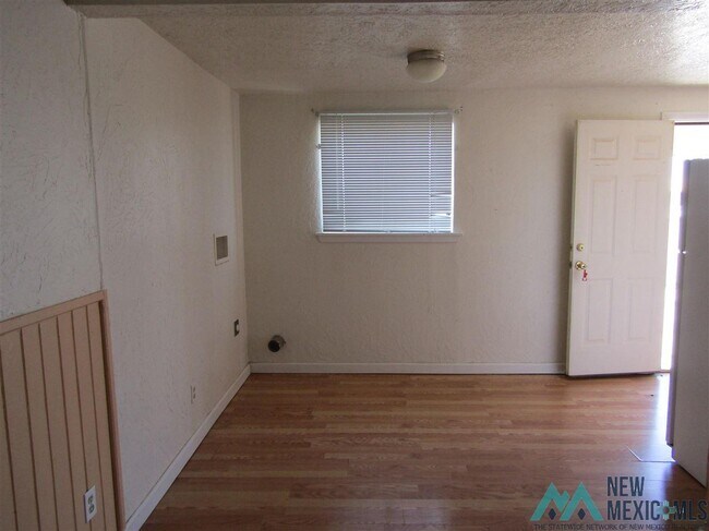 Foto del edificio - 1208 W Dallas Ave