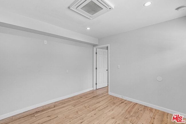 Foto del edificio - 6744 Arlington Ave