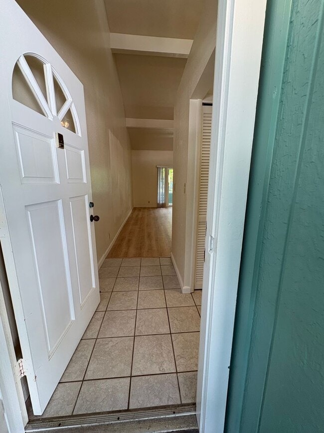 Foto del edificio - $3,000 / 2-BR / 2-BATH Townhouse with 1 pa...