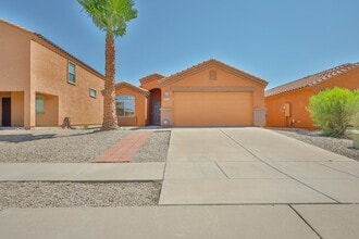 Building Photo - 4060 E Lushfield Dr