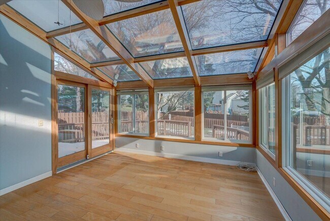 Foto del edificio - 7 S Thompson Dr