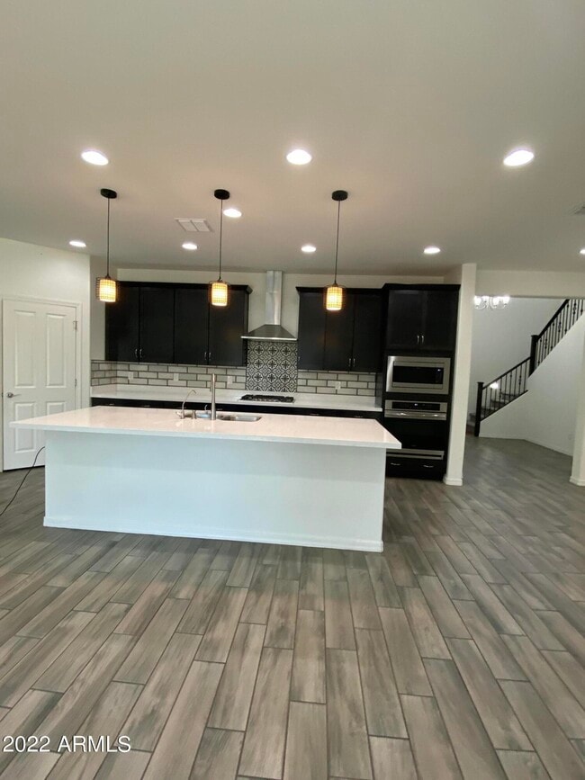 Foto del edificio - 2119 W Betty Elyse Ln