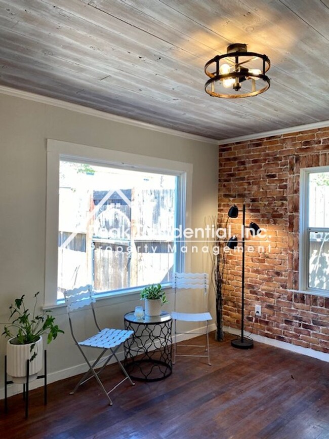 Building Photo - Charming Colonial Heights Area 2bd/1ba Hom...