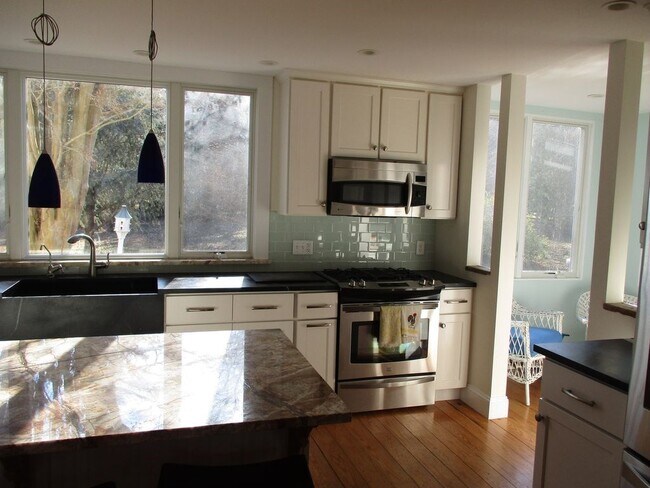 Foto del edificio - 14262 Shore Dr