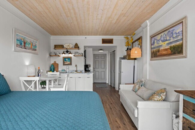 Foto del edificio - 214 Miracle Strip Pkwy SW
