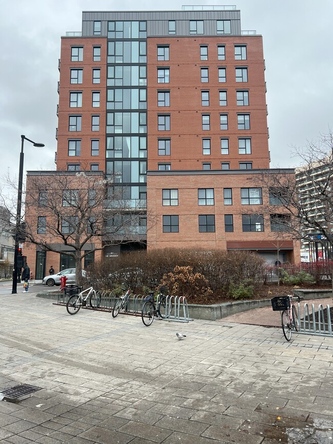 Photo du bâtiment - 1971 Rue Du Havre