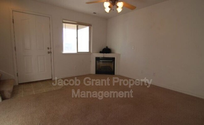 Building Photo - 1580 N Stevens Dr