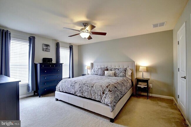 Foto del edificio - 43893 Eastgate View Drive