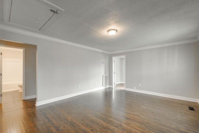 Building Photo - 1503 Ely Rd