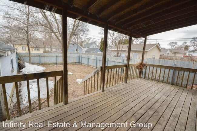 Building Photo - 3 br, 1 bath House - 307 11th Ave NE