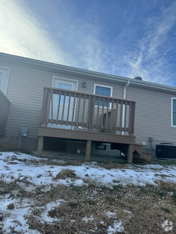 Building Photo - 320 N Ferne Clyffe Rd