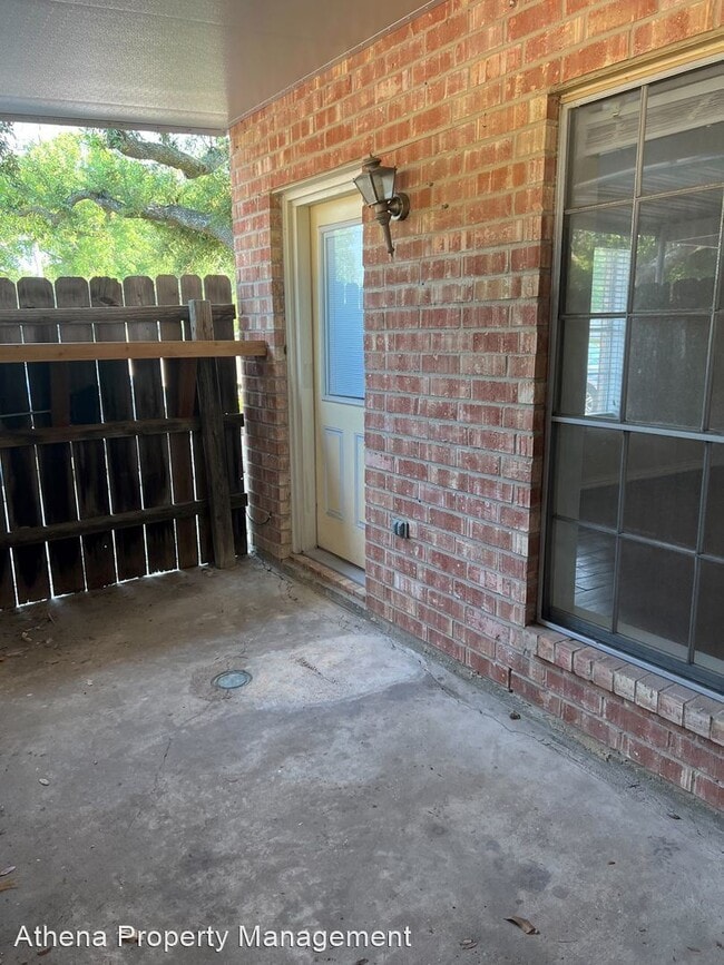 Building Photo - 2 br, 1.5 bath House - 3527 Helena Ave Apt 1