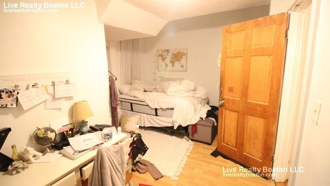 Building Photo - 5 bedroom in Allston MA 02134