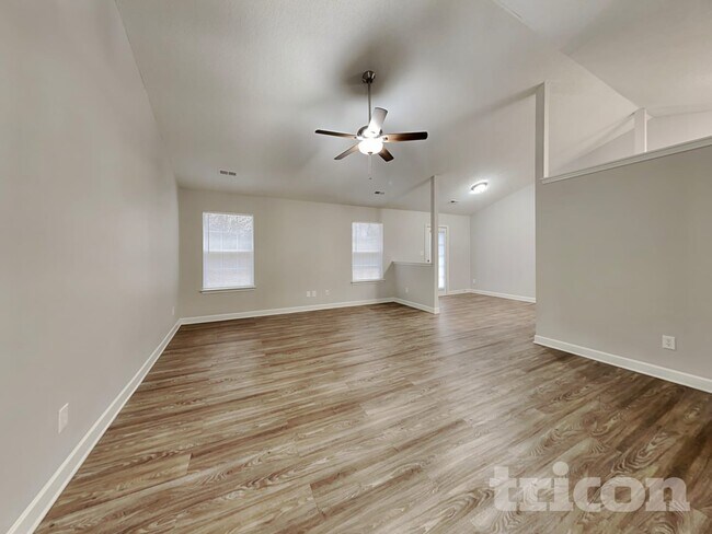 Foto del edificio - 428 Glencroft Dr