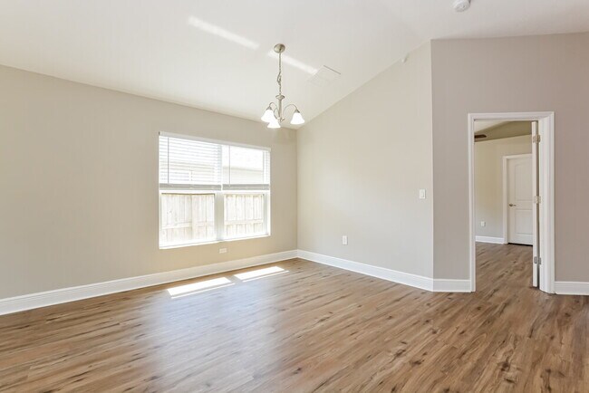 Foto del edificio - 2308 Bracknell Forest Trail