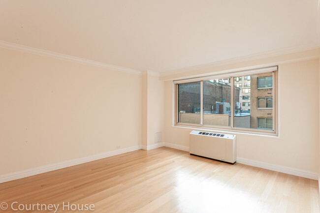 Interior Photo - Courtney House