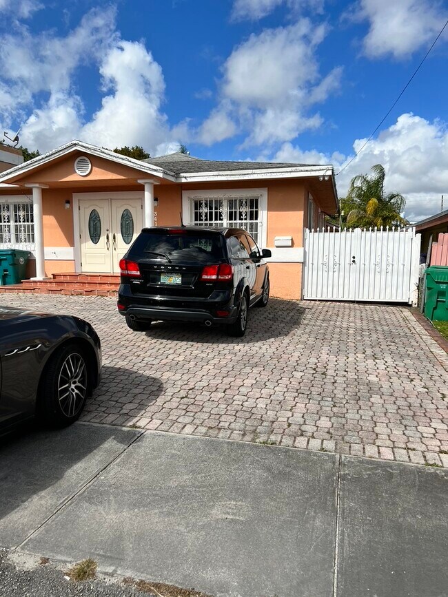 Side Entrance - 3411 SW 24th St