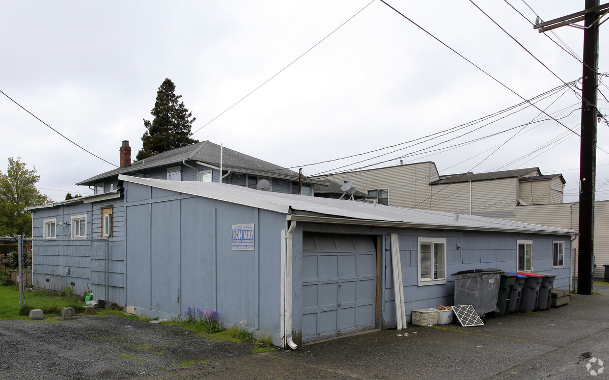 Building Photo - 2305-2307 Colby Ave