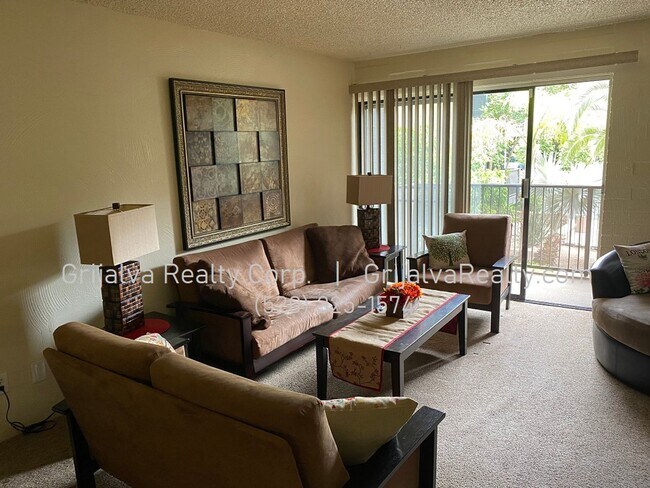 Foto del edificio - AVAILABLE JUNE - Furnished 2 Bedroom Condo with Community Pool Close to the UofA! (Speedway/Euclid)