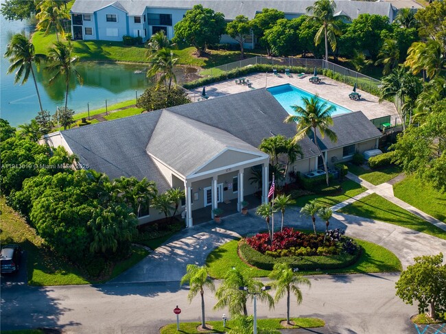 Foto del edificio - 1400 Jefferson Dr