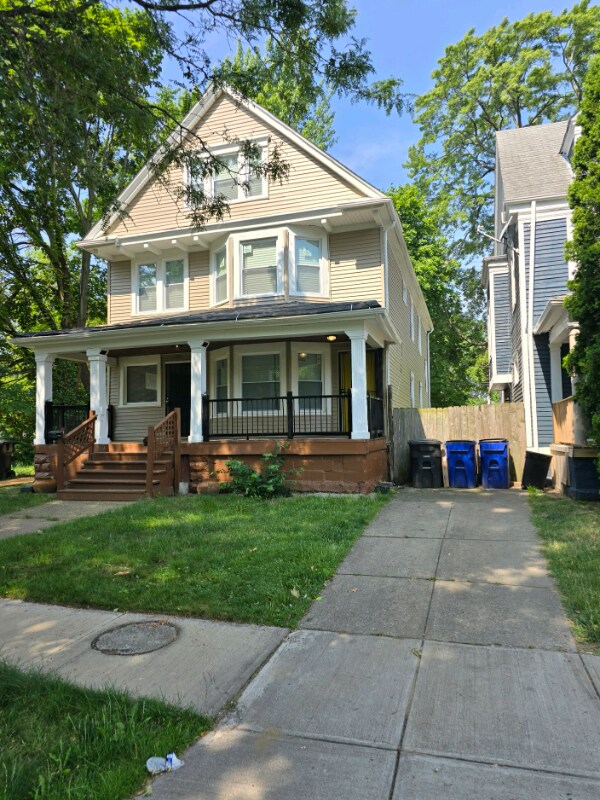 Primary Photo - 1378 E 85th St