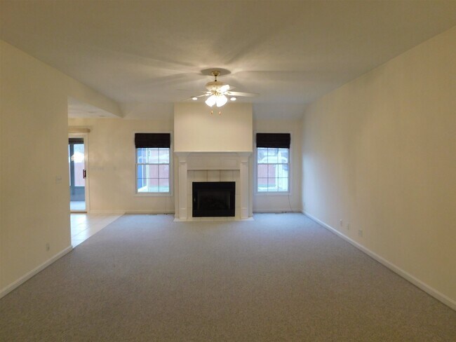 Building Photo - 6655 Oakshire Ct